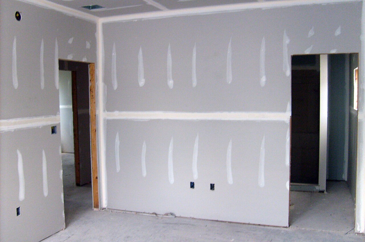 Construção de paredes em drywall